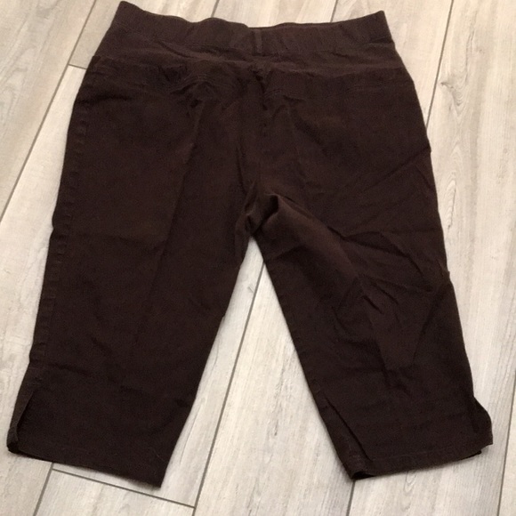 Motherhood Maternity Capri pants - Picture 5 of 6